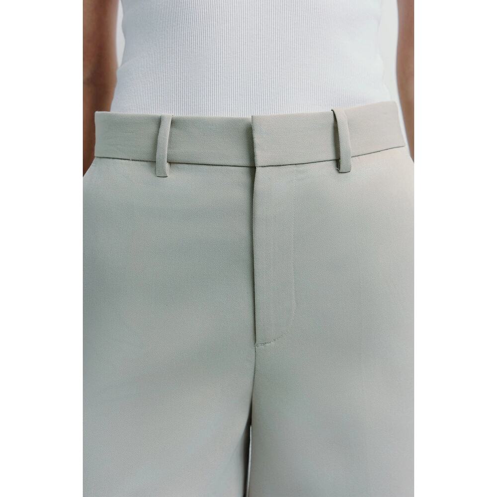 Rue Sophie Lela Bermuda Shorts in Taupe XS - Picture 3 of 6